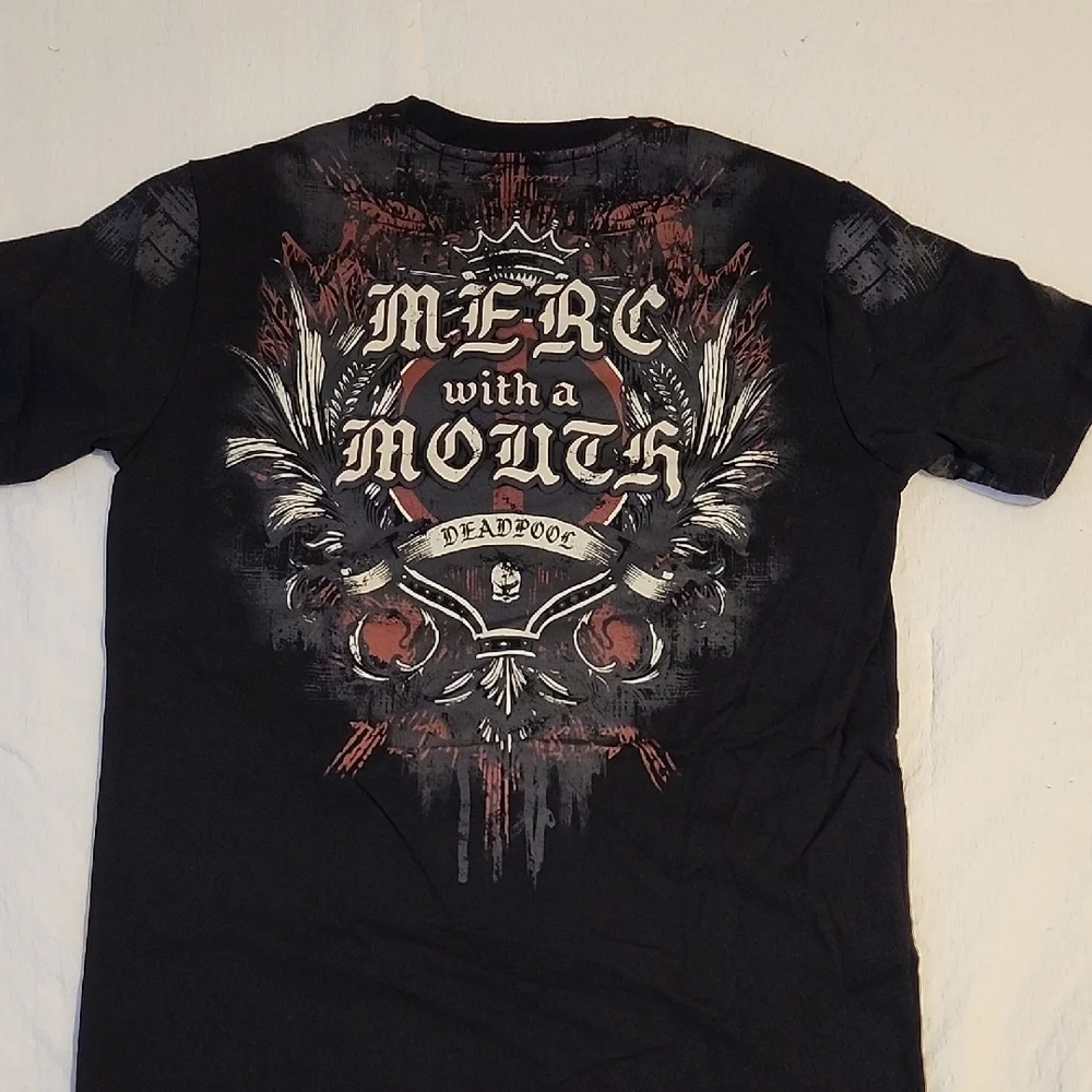 Marvel Deadpool Red and Black Graphic Tee - Picture 3 of 3